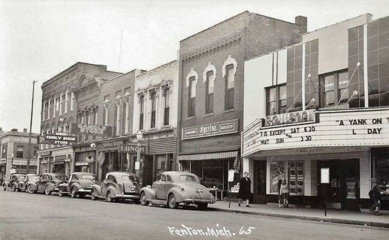 Rowena Theatre - Old Photo (newer photo)